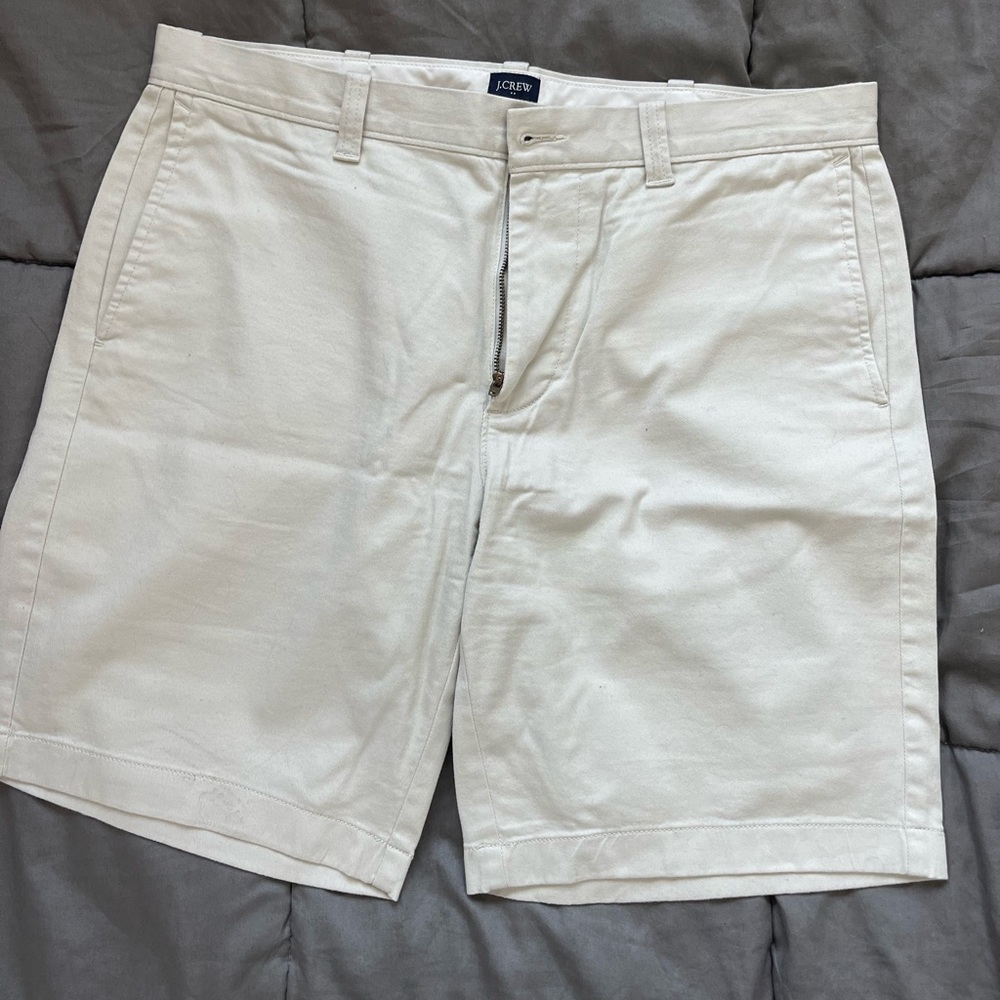 Mens J.Crew 9” inseam Light Khaki Shorts